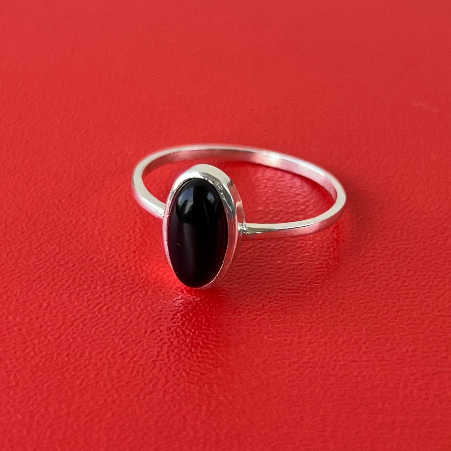 Anillo Ónix OVALE | "Protección y fortaleza" | Plata 925