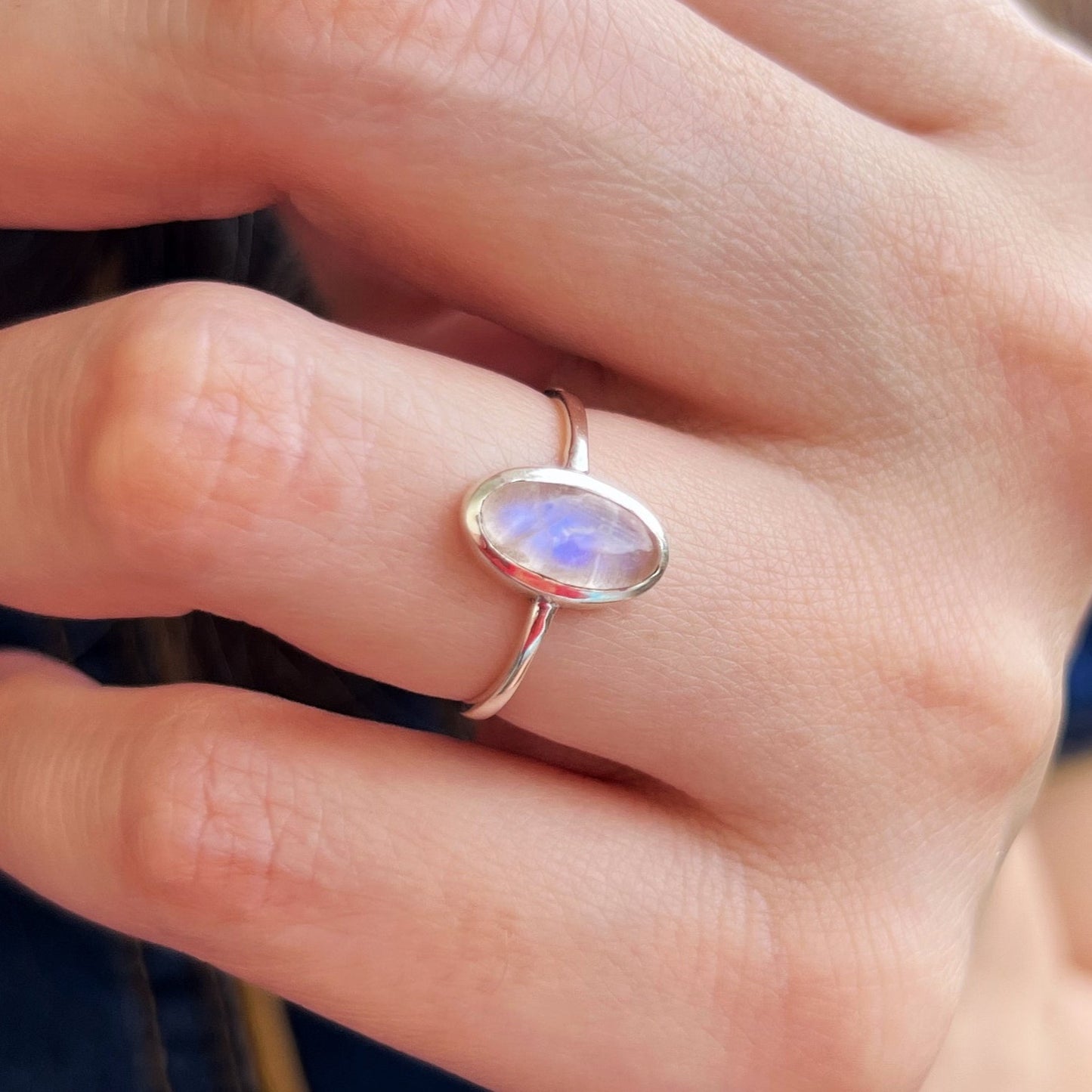 Anillo Piedra Luna OVALE | "Equilibrio emocional, Calma e Intuición" | Plata 925