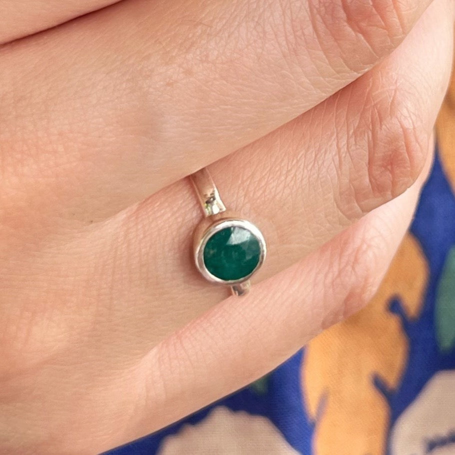 Anillo Esmeralda SAMADHI | "Sanación emocional, amor y Abundancia" | Plata 925