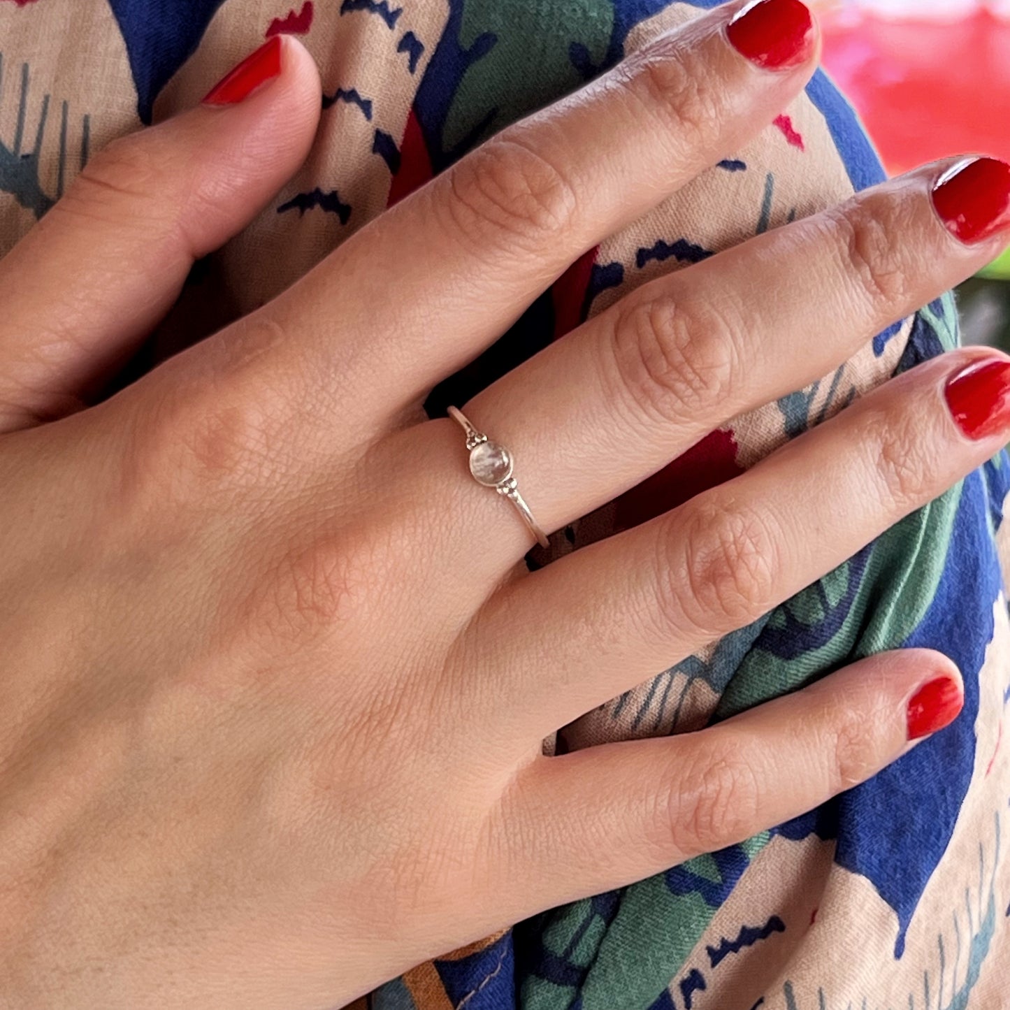 Anillo Piedra Luna ANU | "Equilibrio emocional, Calma e Intuición" | Plata 925