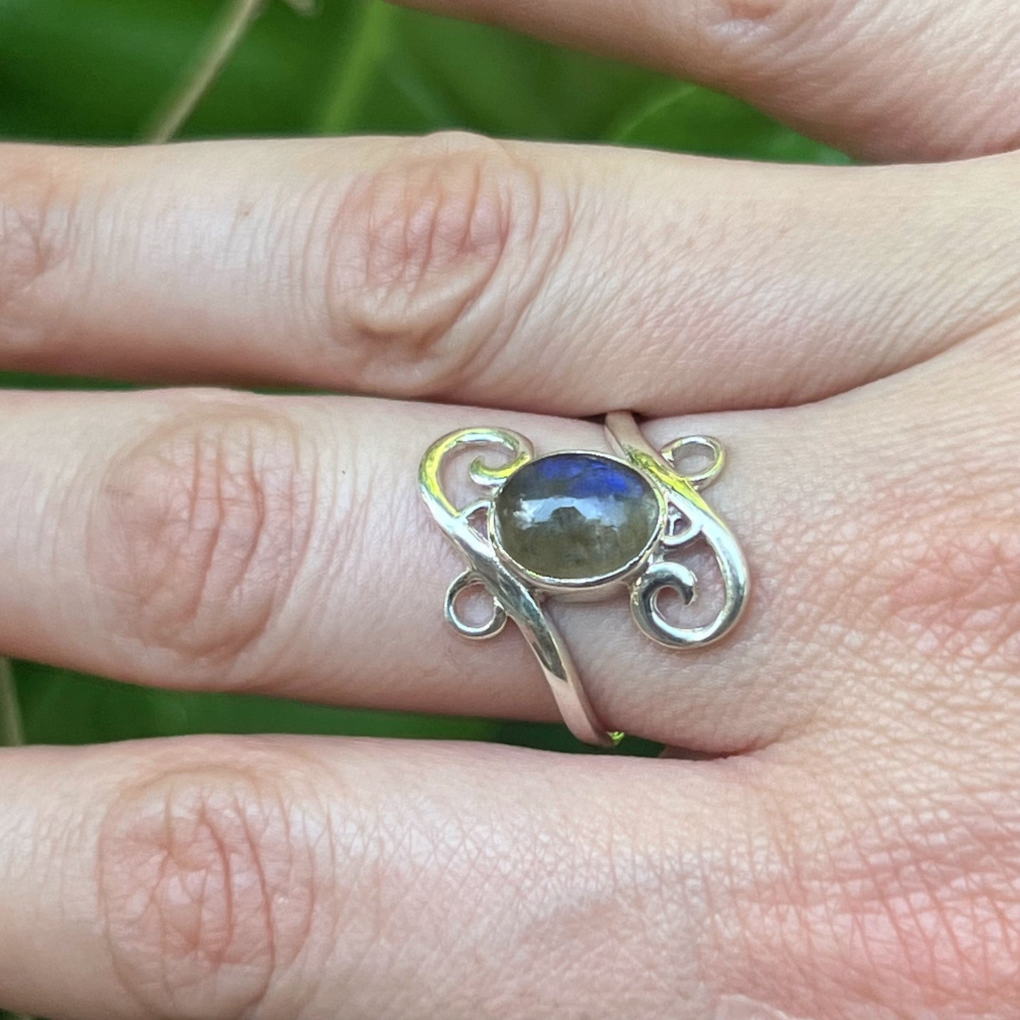 Anillo Labradorita MILAM | "Protección, Intuición y espiritualidad"| Plata 925