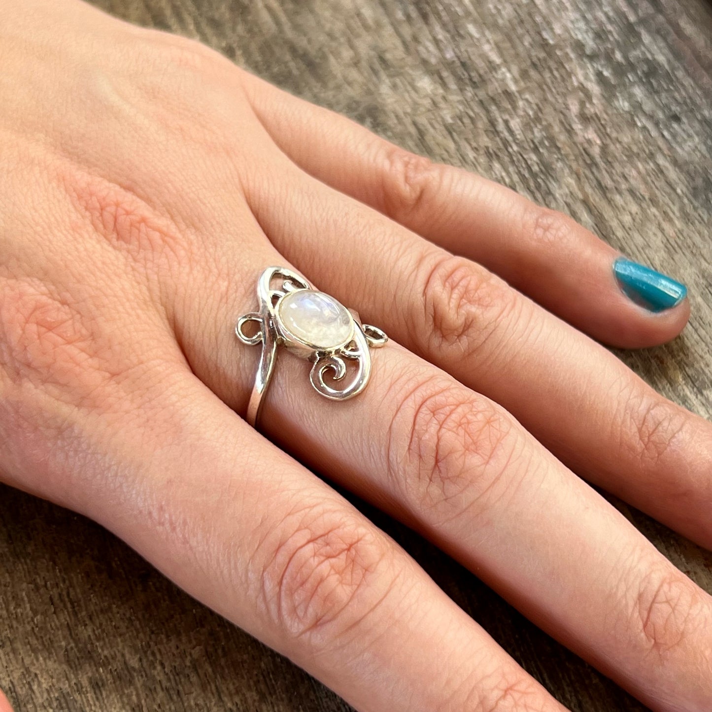 Anillo Piedra Luna MILAM | "Equilibrio emocional, Calma e Intuición" | Plata 925