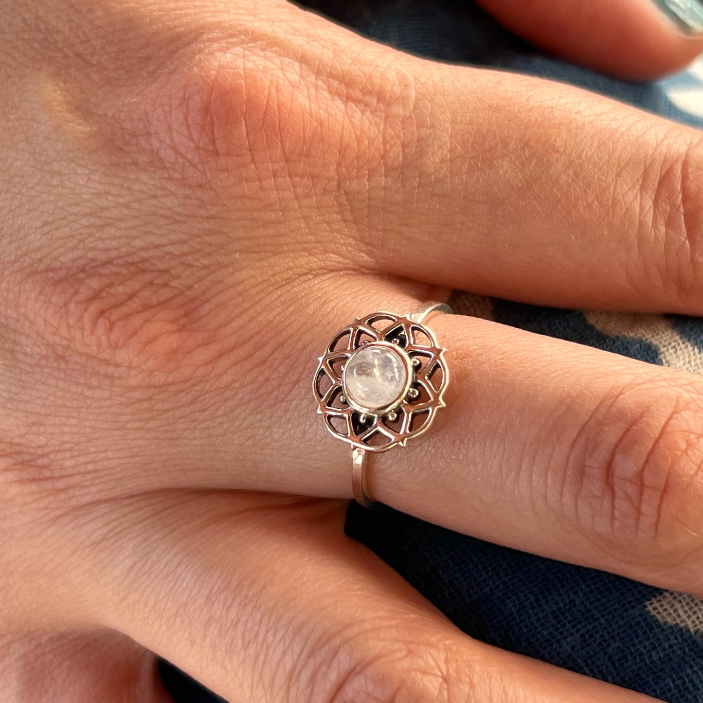 Anillo Piedra Luna TARA | "Equilibrio emocional, Calma e Intuición" | Plata 925