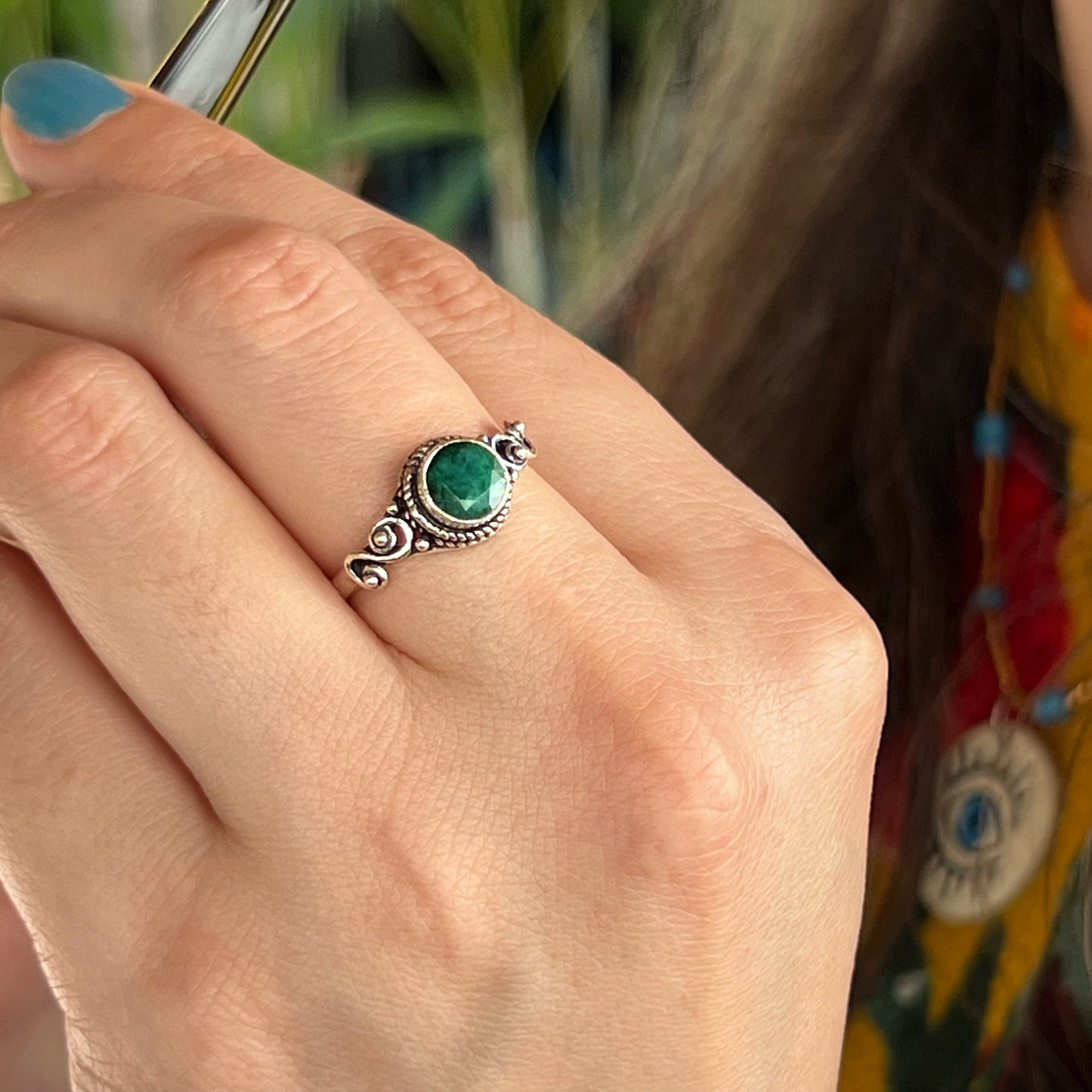Anillo Esmeralda AGNI | "Sanación emocional, amor y Abundancia" | Plata 925