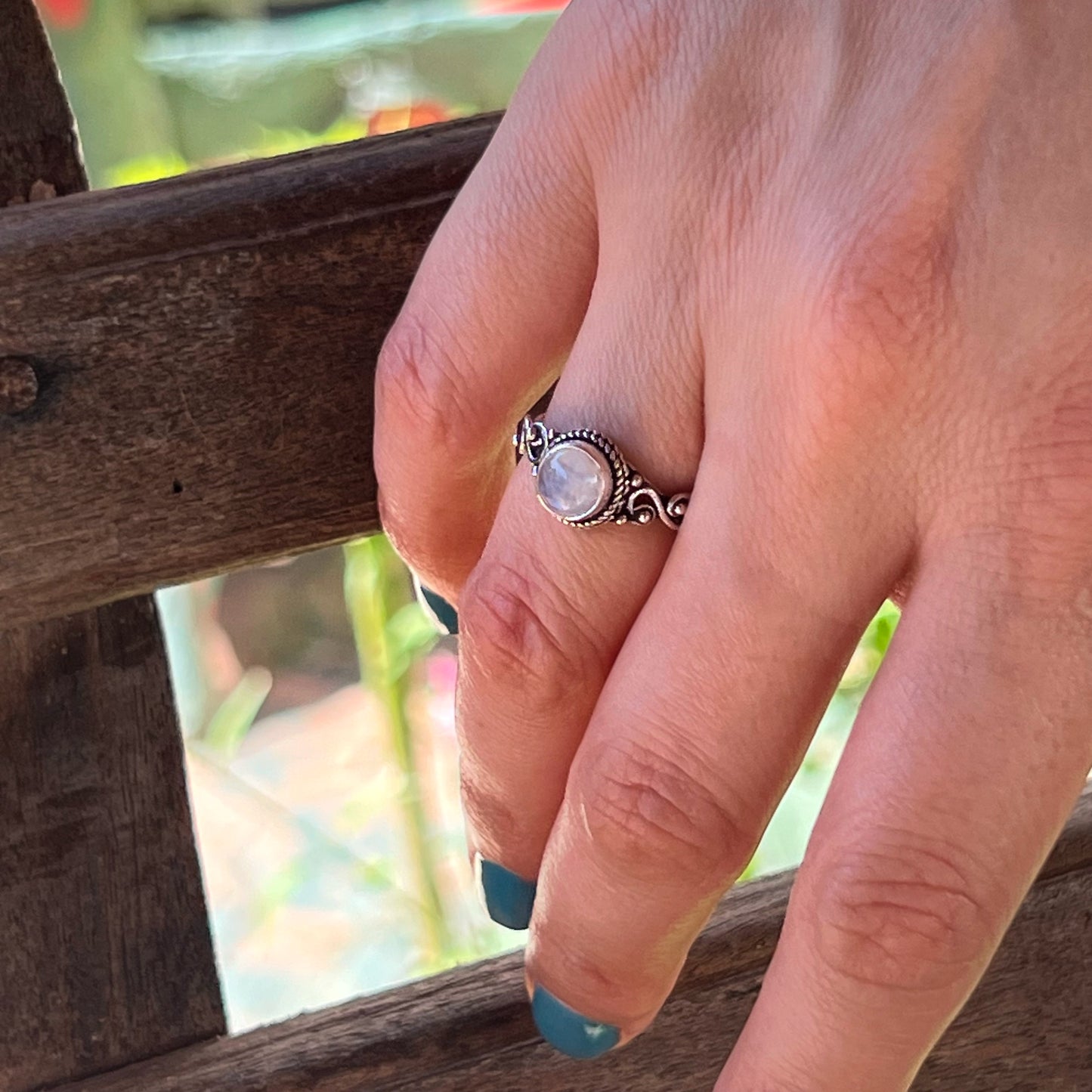Anillo Piedra Luna AGNI | "Equilibrio emocional, Calma e Intuición" | Plata 925
