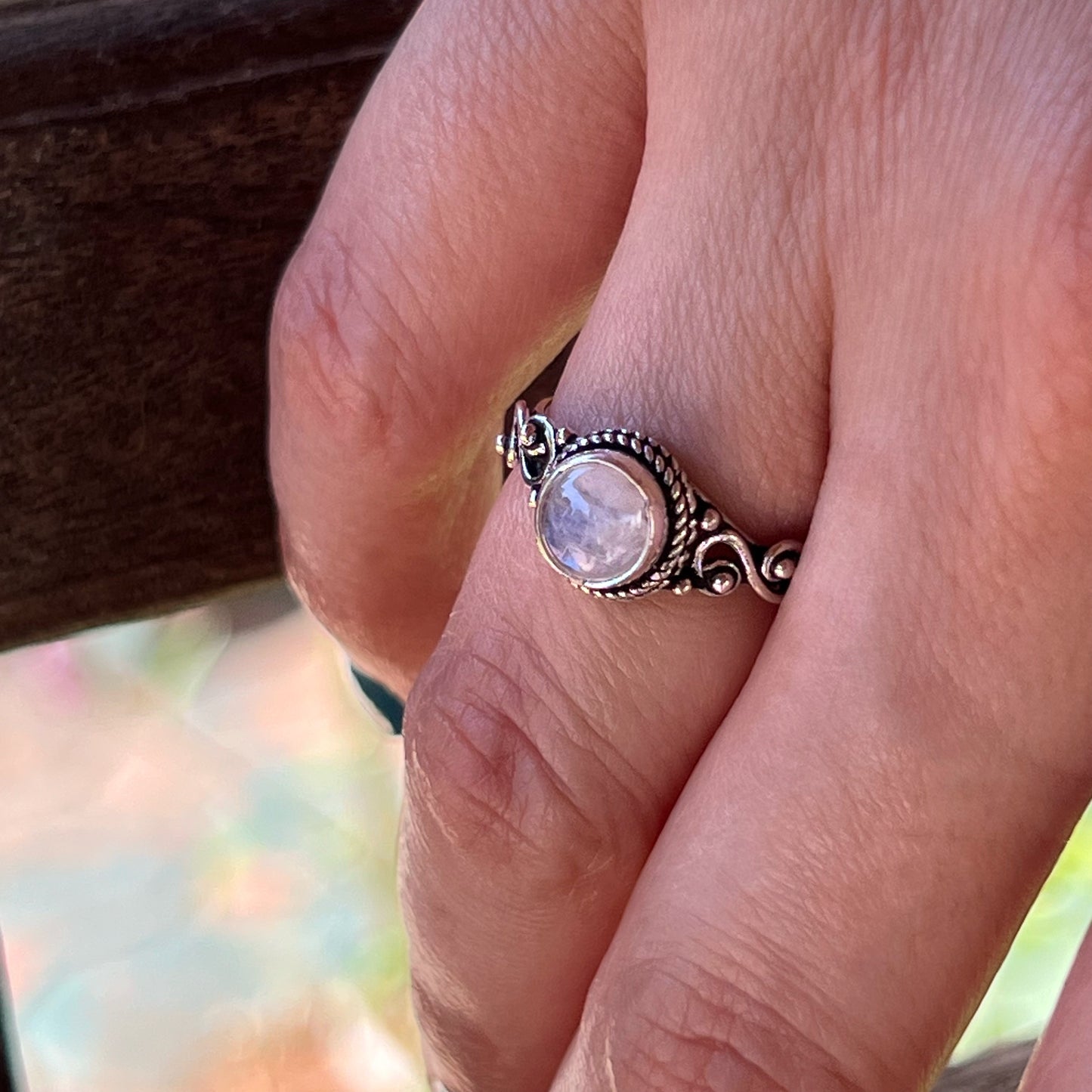 Anillo Piedra Luna AGNI | "Equilibrio emocional, Calma e Intuición" | Plata 925