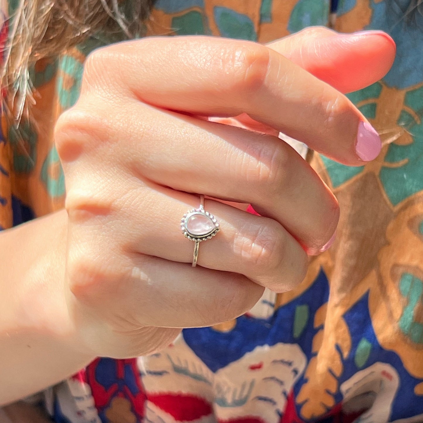Anillo Cuarzo Rosa BINDU | "Amor propio y Sanación emocional" | Plata 925