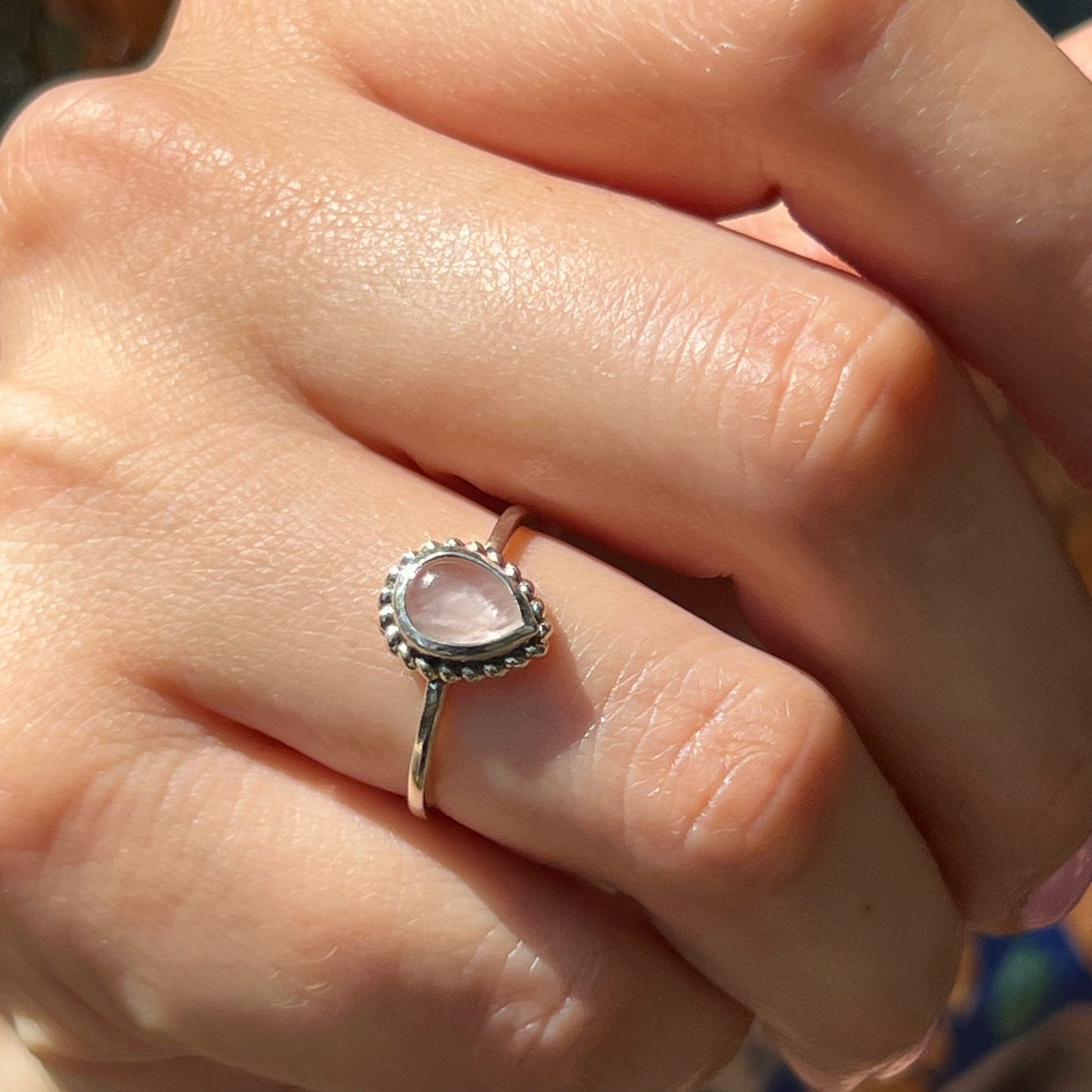 Anillo Cuarzo Rosa BINDU | "Amor propio y Sanación emocional" | Plata 925
