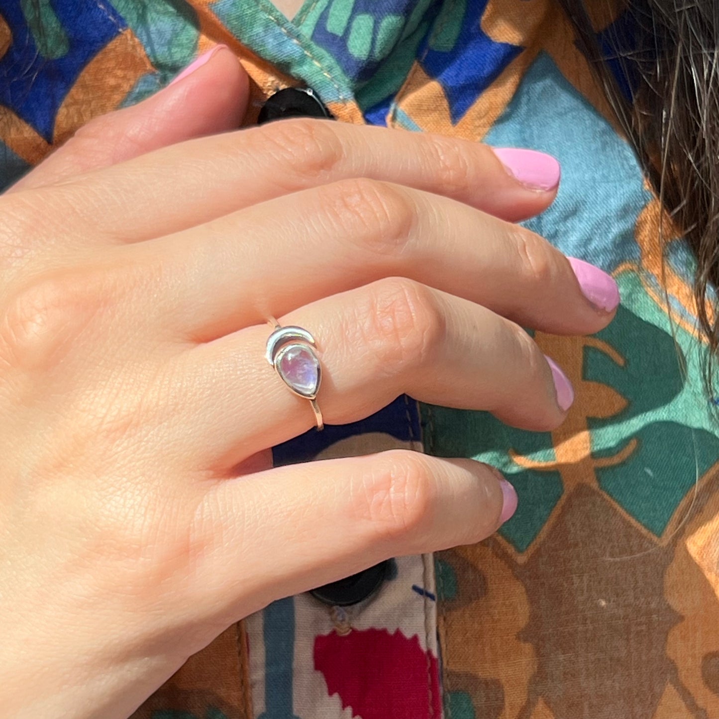 Anillo Piedra Luna GRAHANA | "Equilibrio emocional, Calma e Intuición" | Plata 925