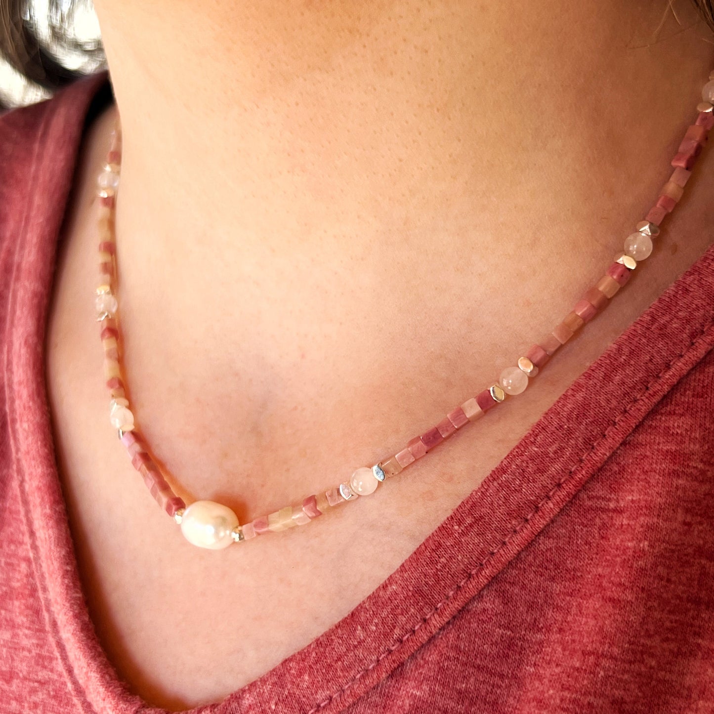 Collar "Amor Propio y Energía Femenina" | Cuarzo rosa, Rodocrosita y Perla de Río | Plata 925