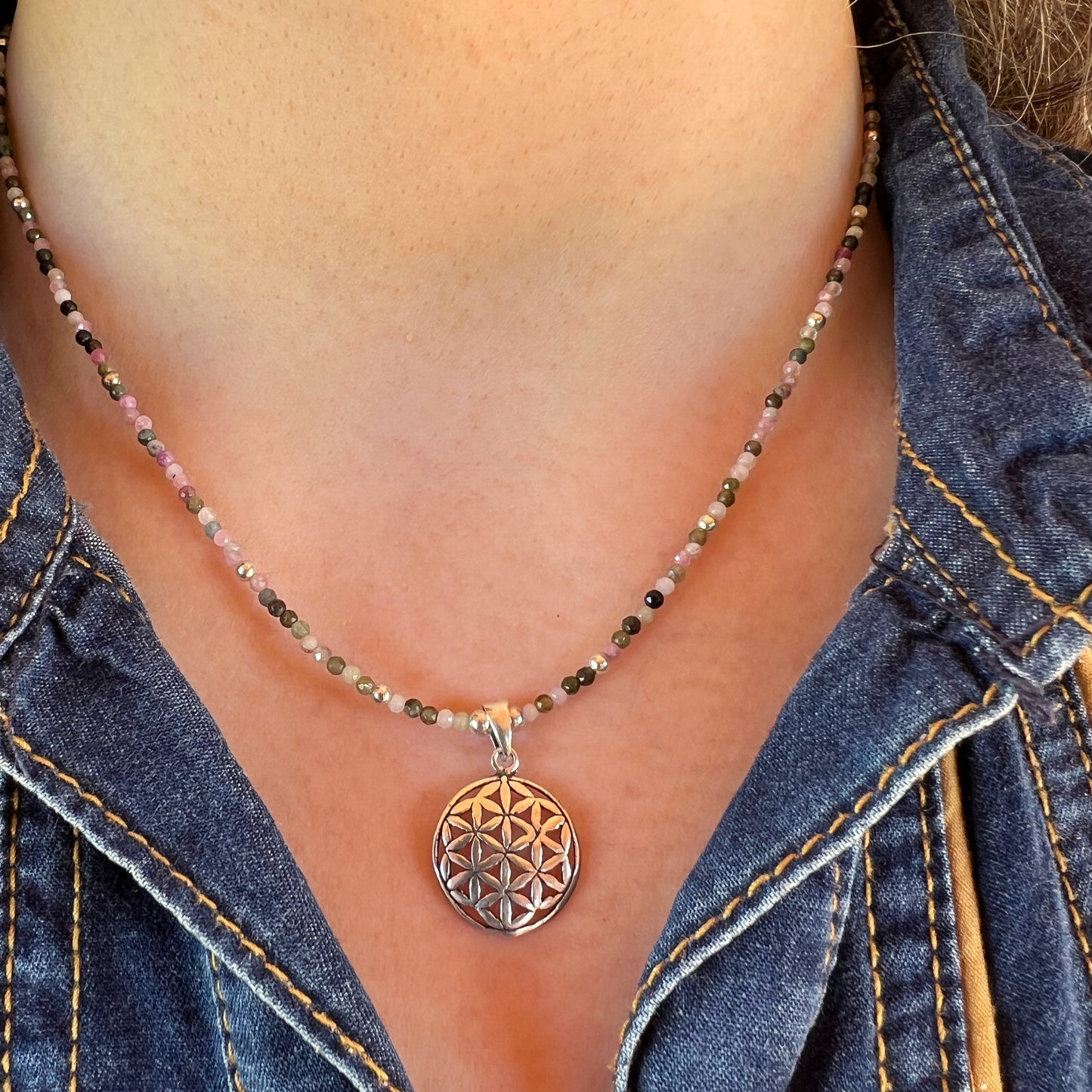 Collar "Armonía y Creatividad" | Turmalina Multicolor y Flor de la Vida | Plata 925