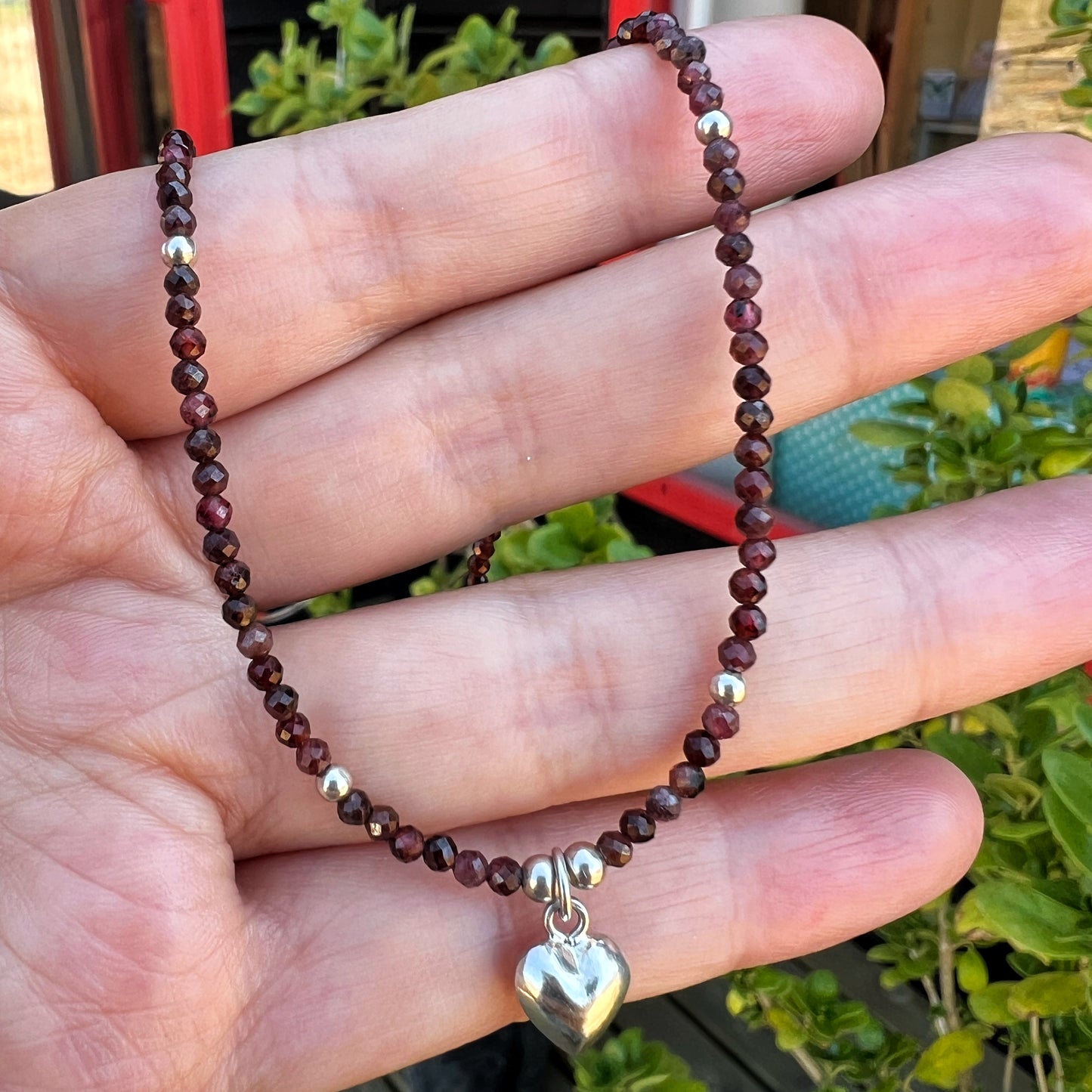 Collar " Pasión y vitalidad" | Granate y dije de corazón | Plata 925