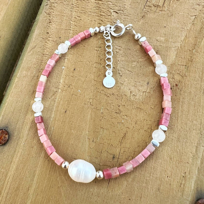 Pulsera "Amor propio y Energía Femenina"| Cuarzo rosa, Rodocrosita y Perla de río | Plata 925