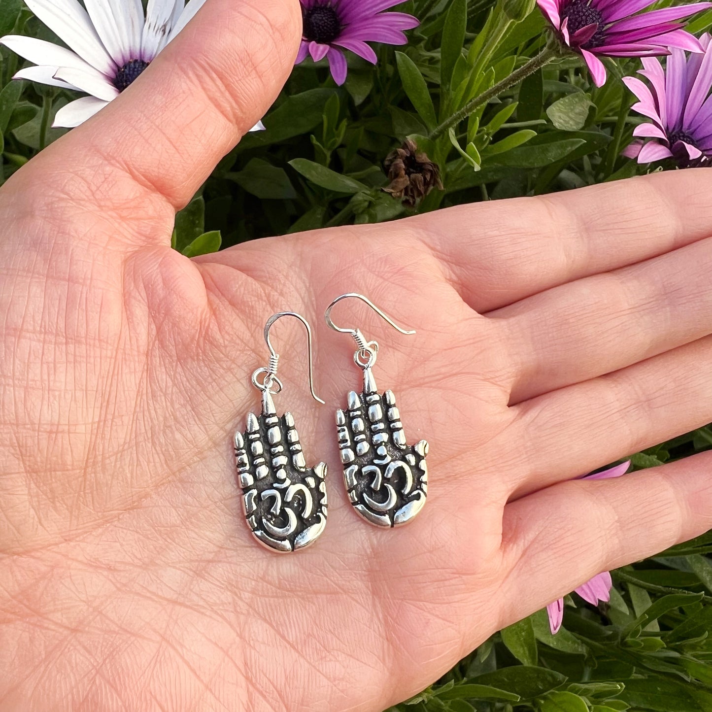 Aretes de Plata Colgantes | Mano de Ganesha