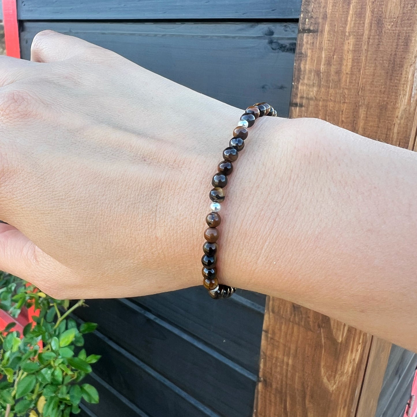 PULSERA ELASTICADA "FUERZA INTERIOR Y SEGURIDAD" | Ojo de tigre | Plata 925