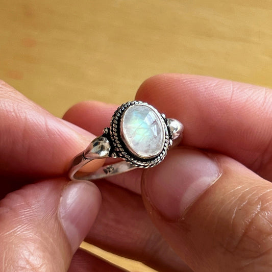 Anillo Piedra Luna KANTI | "Nuevos Comienzos" | Plata 925