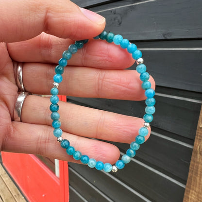PULSERA ELASTICADA "INSPIRACIÓN Y EXPRESIÓN" | Apatita azul | Plata 925