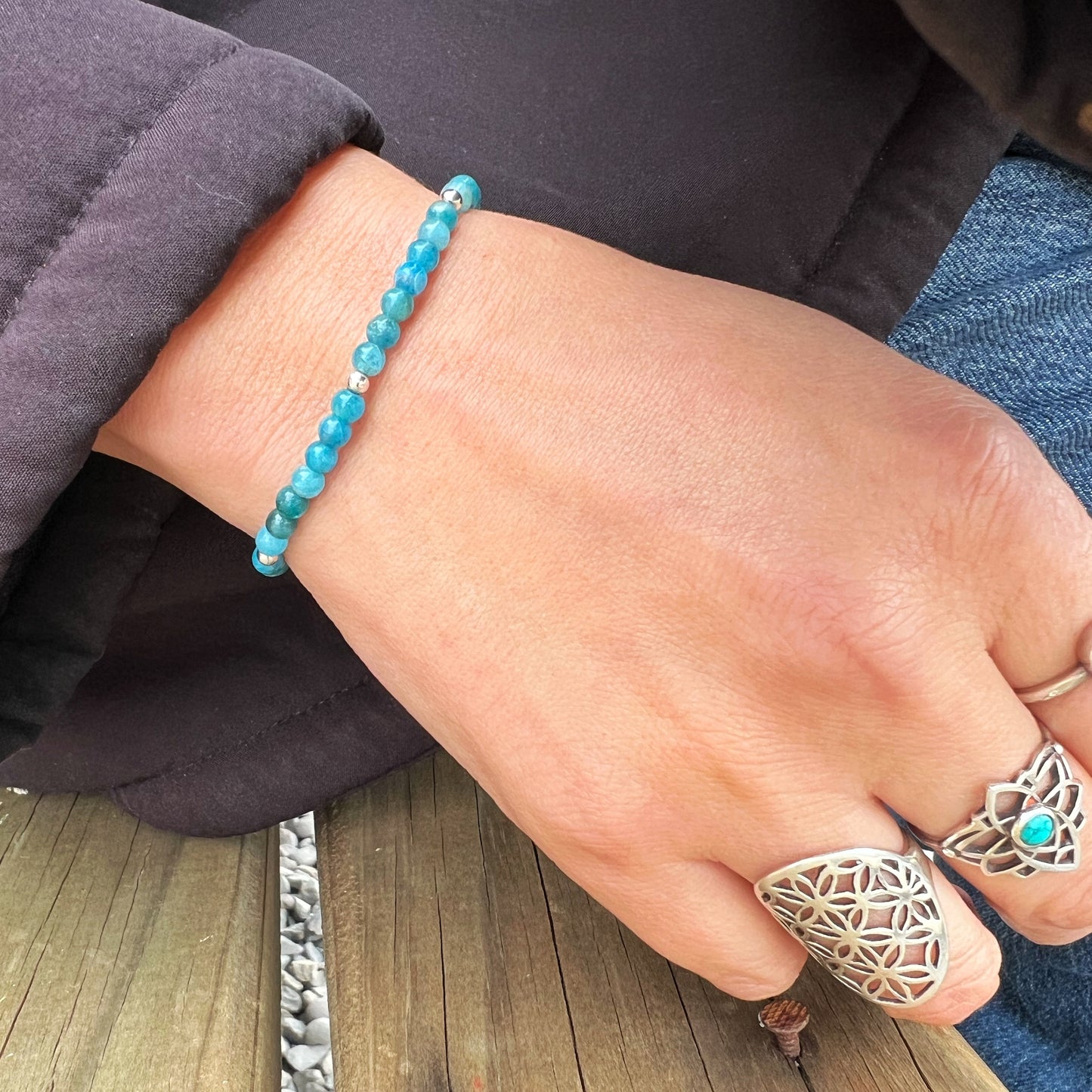 PULSERA ELASTICADA "INSPIRACIÓN Y EXPRESIÓN" | Apatita azul | Plata 925
